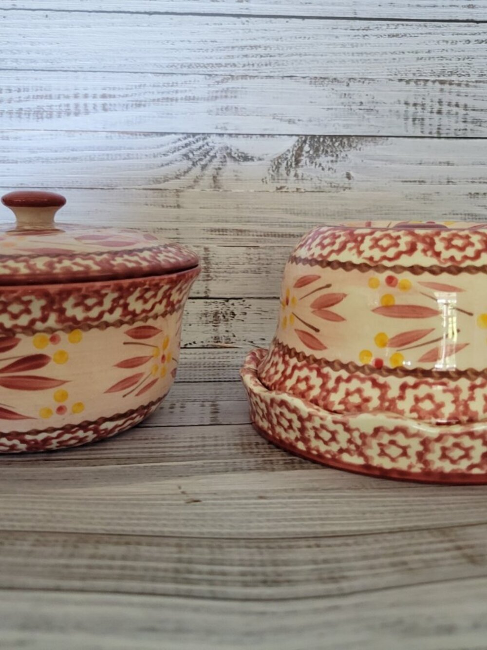 Temp-tations Old World Cranberry Red Baker and Lid set